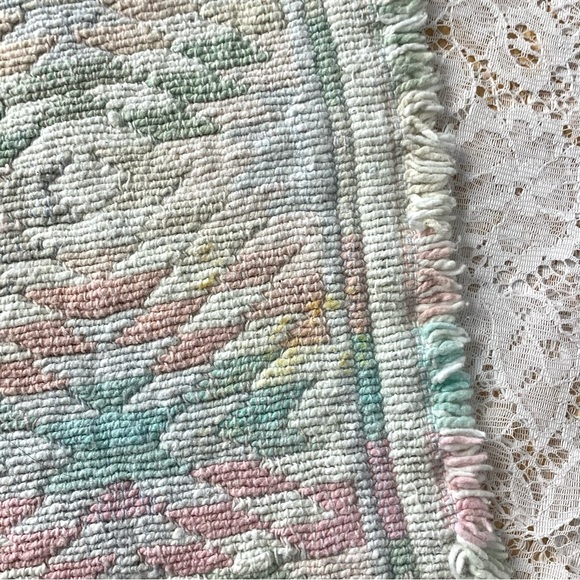 Set of 4 Vintage Handmade Pastel Cloth Placemats - Picture 5 of 5